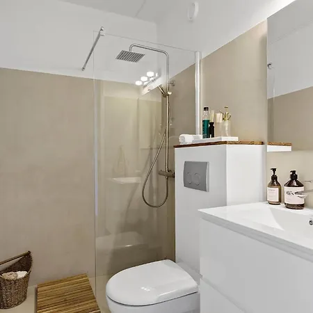 1 Bedroom Beautiful In Lejlighed *